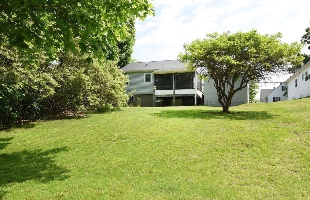 106 High St, Whitman MA 02382-1134 exterior