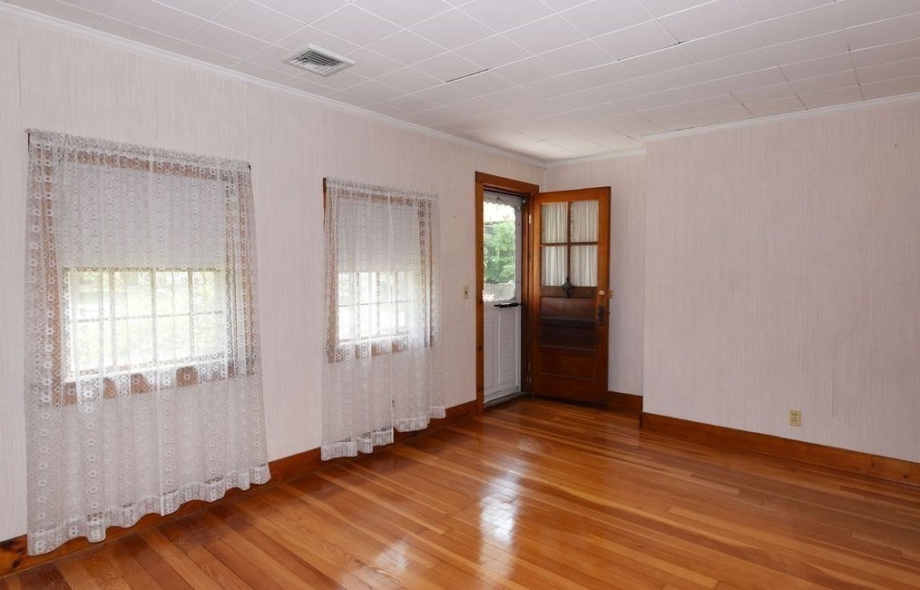 106 High St, Whitman MA 02382-1134 exterior