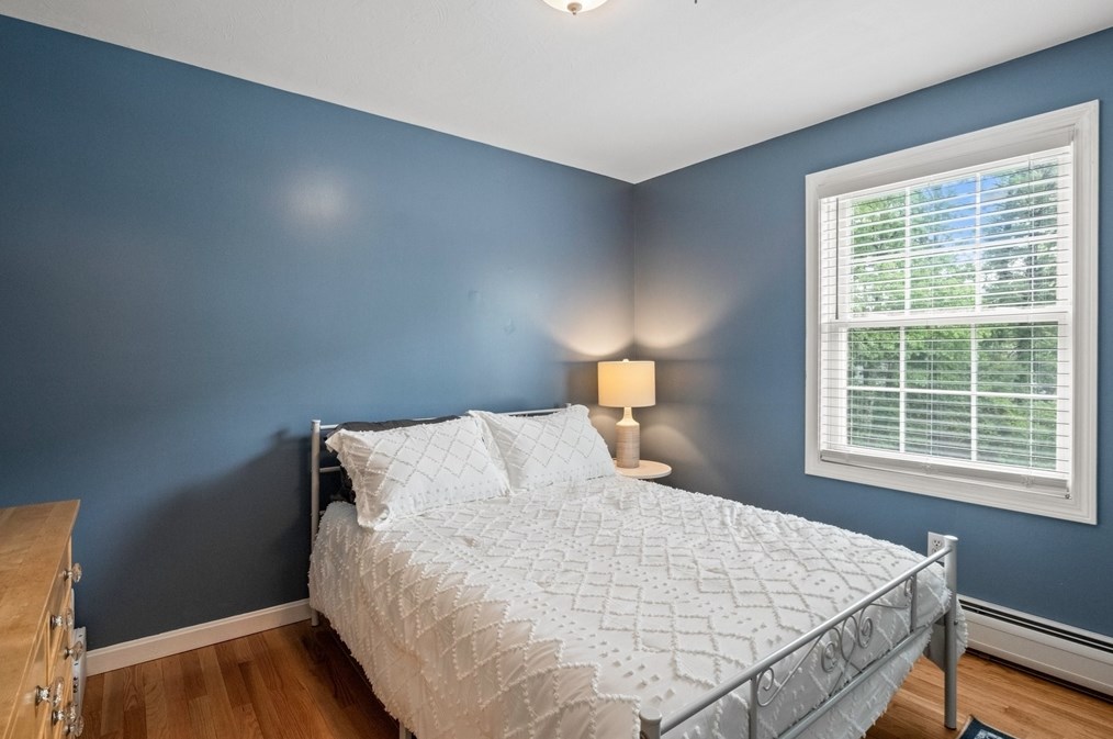 36 Chershire Ave, New Bedford MA 02743-2512 exterior