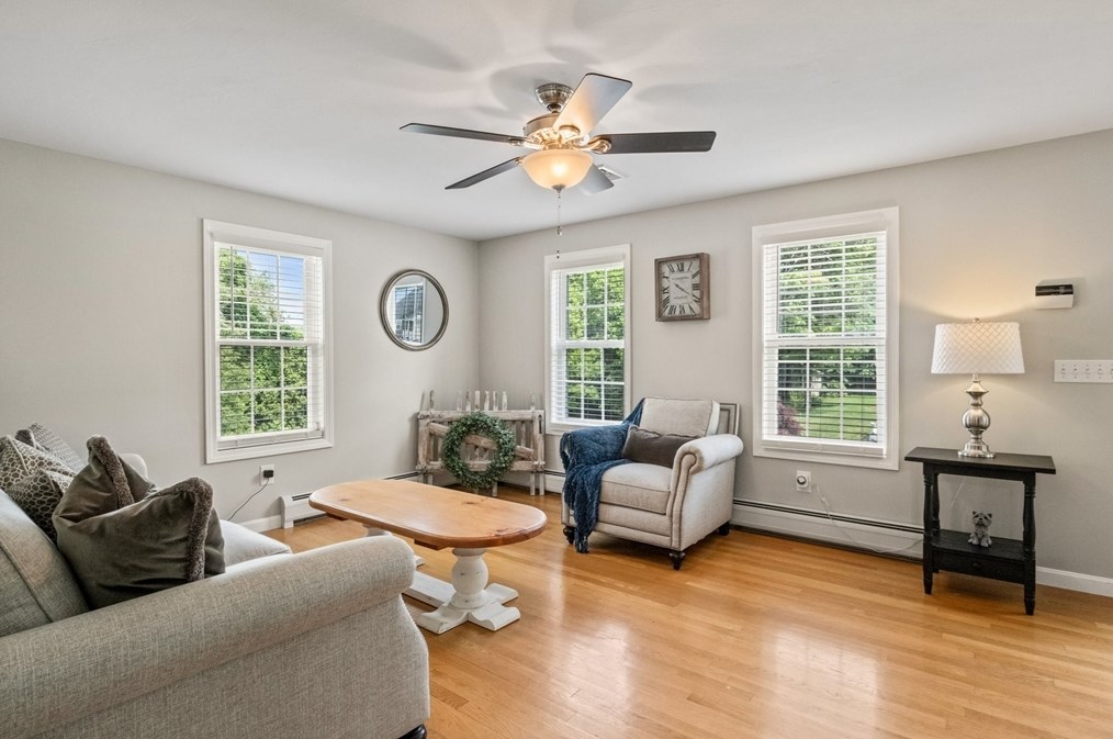 36 Chershire Ave, New Bedford MA 02743-2512 exterior