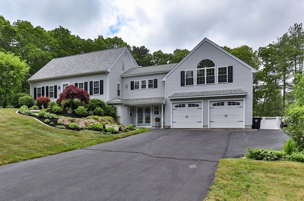 36 Chershire Ave, New Bedford MA 02743-2512 exterior