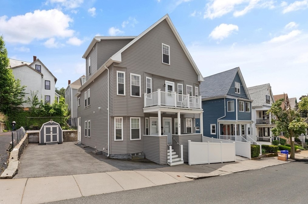 90 Ashland St, Malden, MA 02148-7038