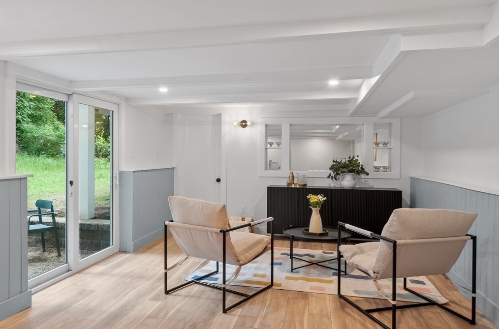 12 Seneca Dr, Hudson MA  01749-3126 exterior