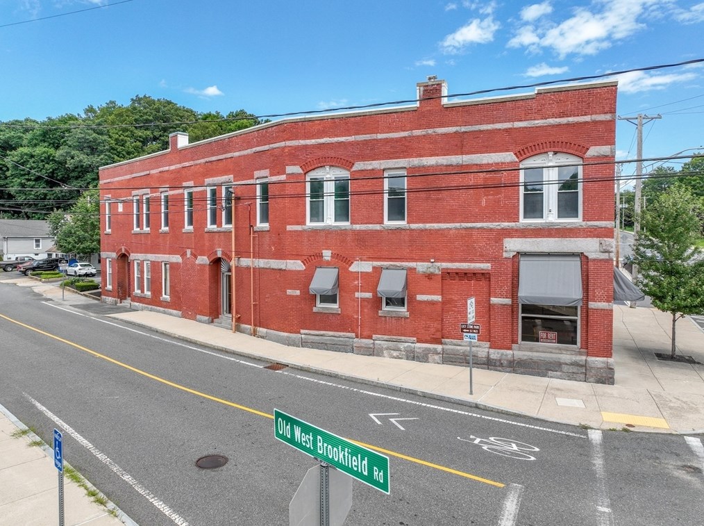 968 Main St, Warren, MA 01083 exterior