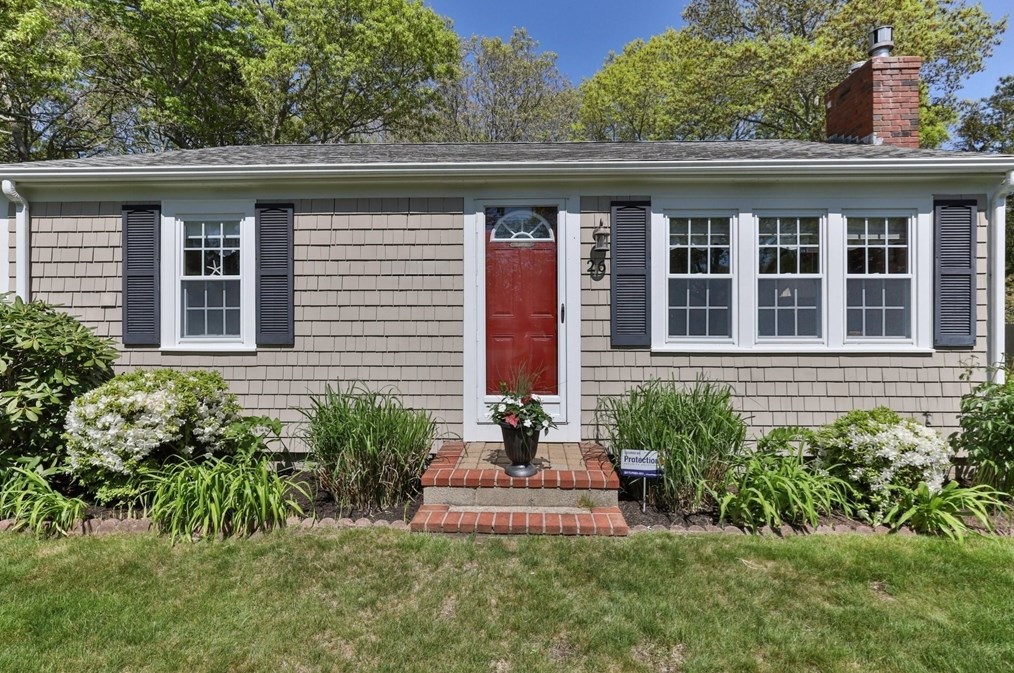 26 Crowes Purchase Rd, Yarmouth, MA 02673