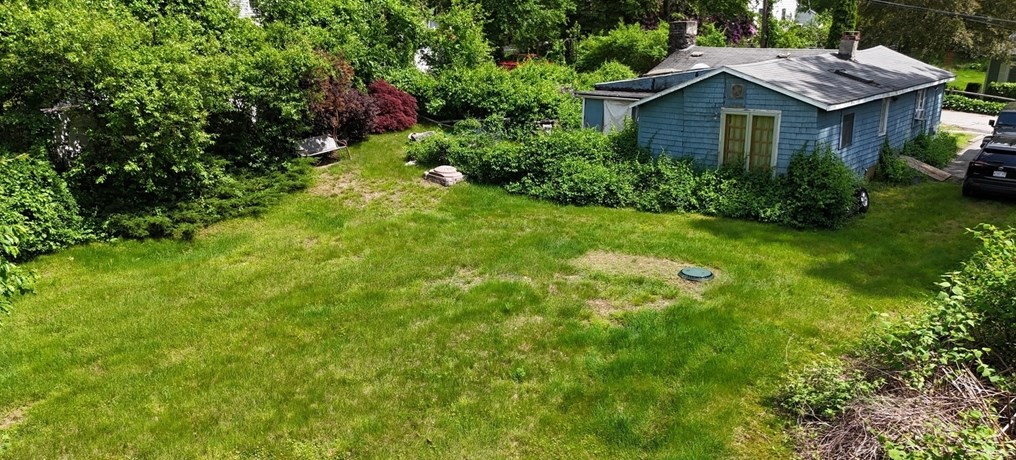 28 Woodland Rd, Wayland MA  01778-3432 exterior