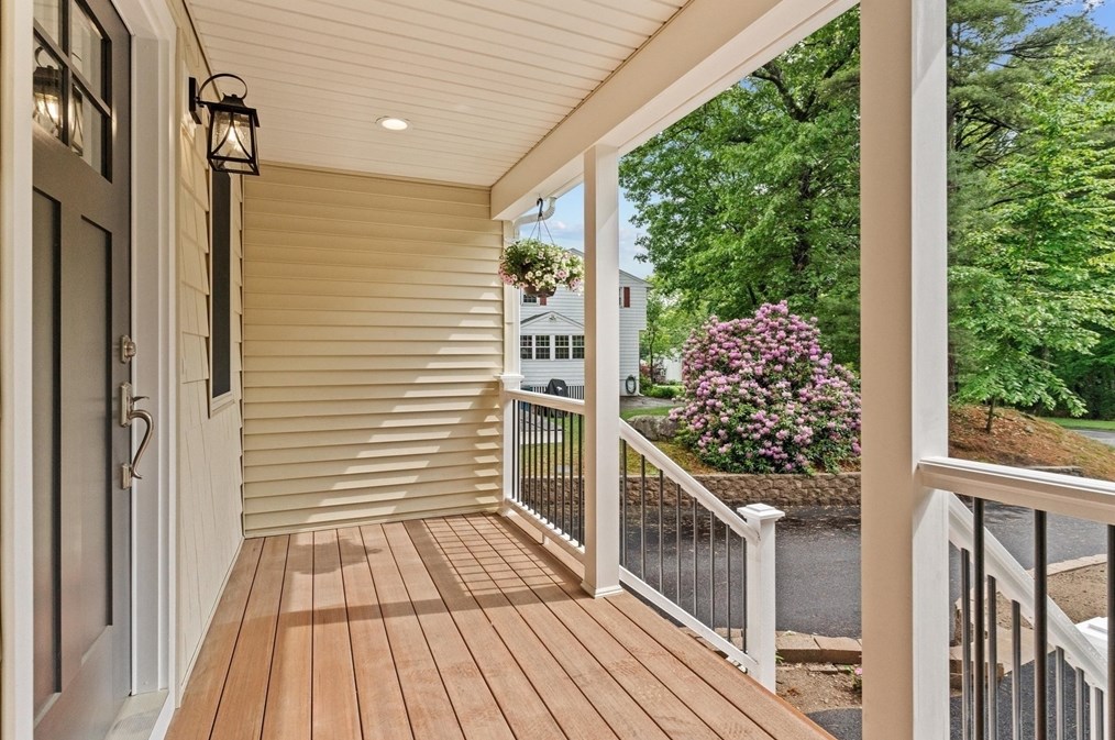 21 Babicz Rd, Tewksbury MA 01876-2501 exterior