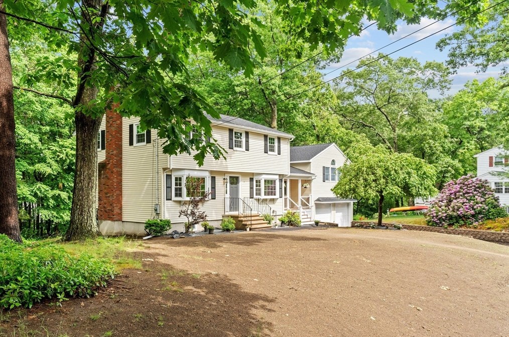 21 Babicz Rd, Tewksbury MA 01876-2501 exterior