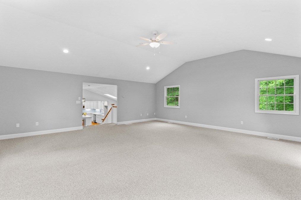 21 Babicz Rd, Tewksbury MA 01876-2501 exterior