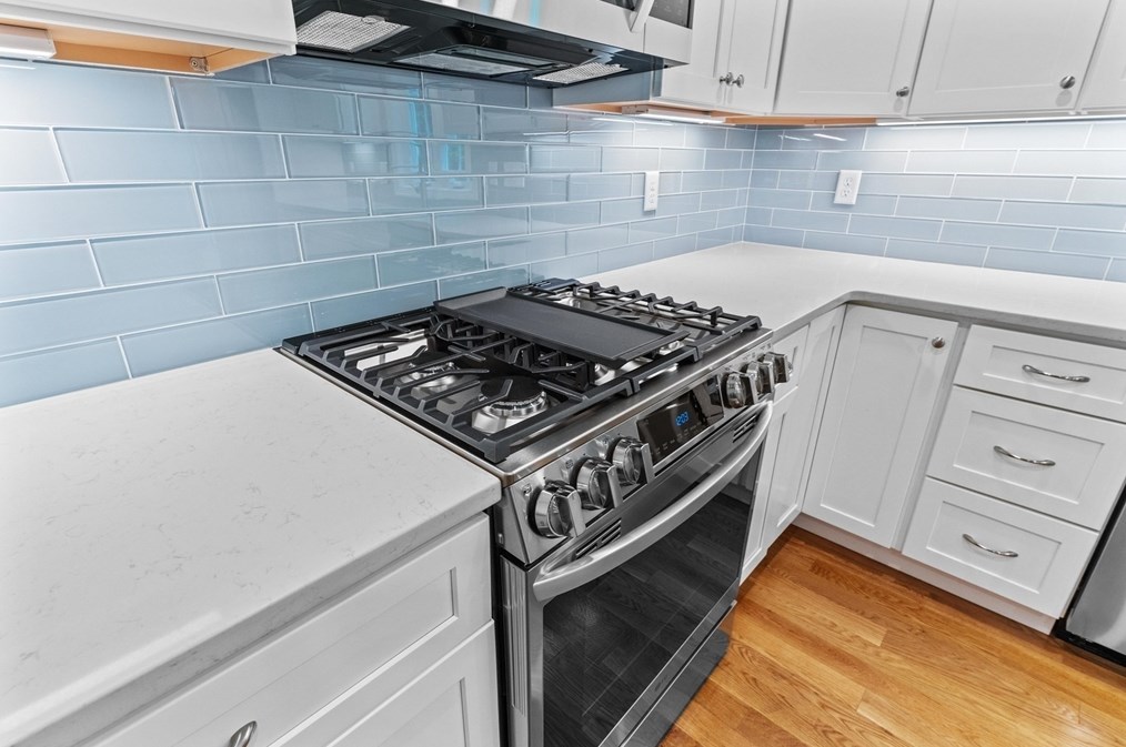 21 Babicz Rd, Tewksbury MA 01876-2501 exterior