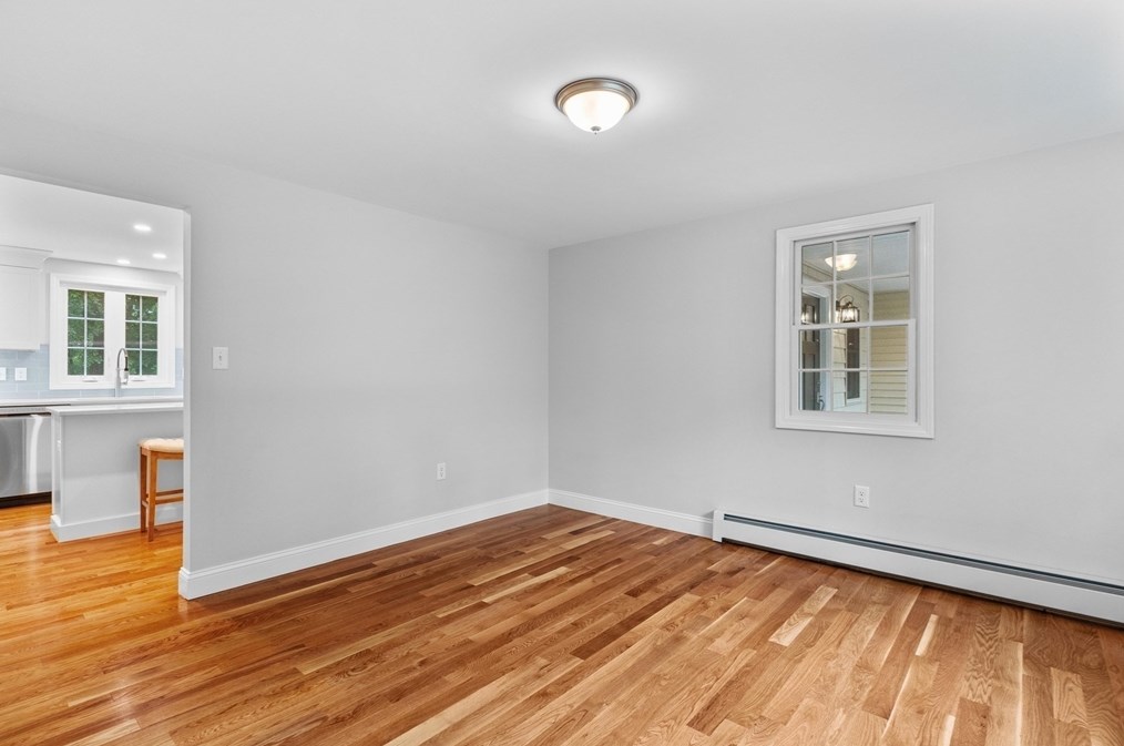 21 Babicz Rd, Tewksbury MA 01876-2501 exterior