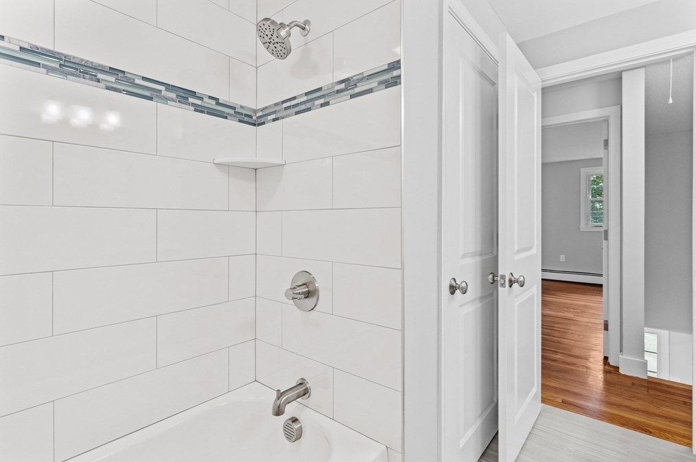 21 Babicz Rd, Tewksbury MA 01876-2501 exterior