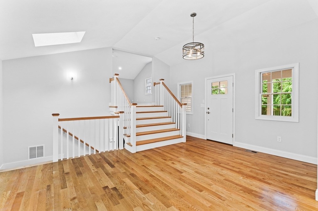 21 Babicz Rd, Tewksbury MA 01876-2501 exterior