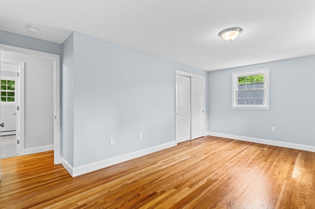 21 Babicz Rd, Tewksbury MA 01876-2501 exterior