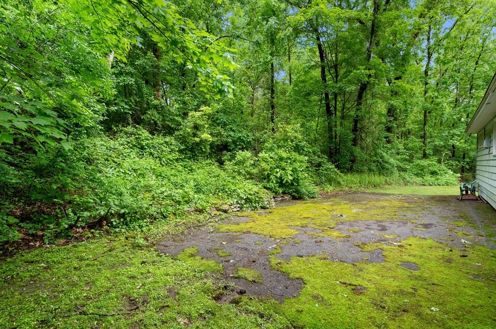 110 Leland Hl Rd, Sutton MA 01590-2913 exterior