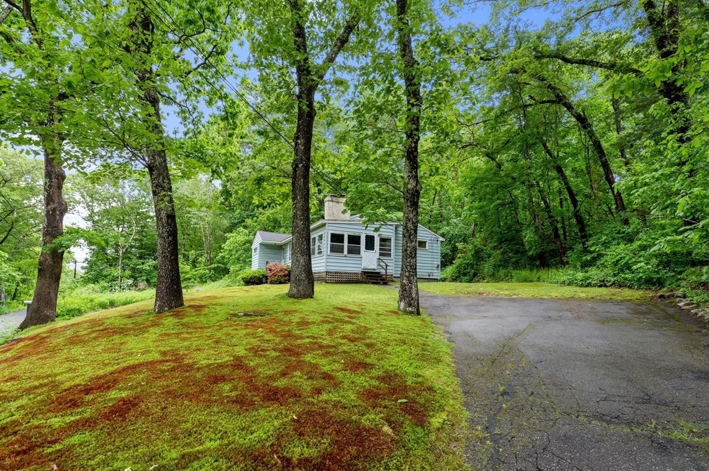 110 Leland Hl Rd, Sutton MA 01590-2913 exterior