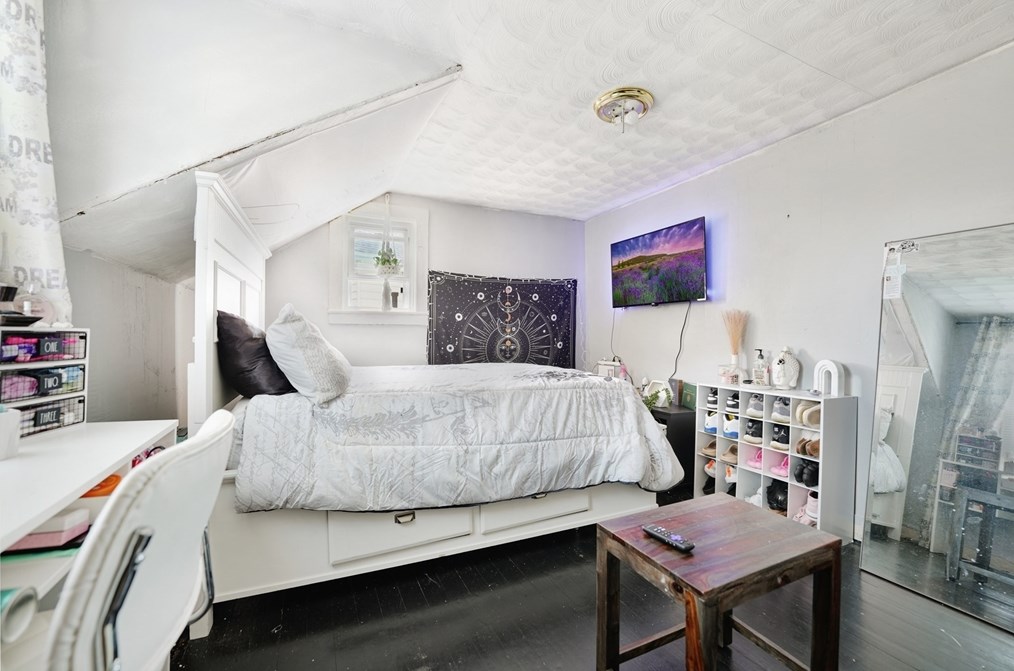 150 Fair St, New Bedford MA 02740-3153 exterior