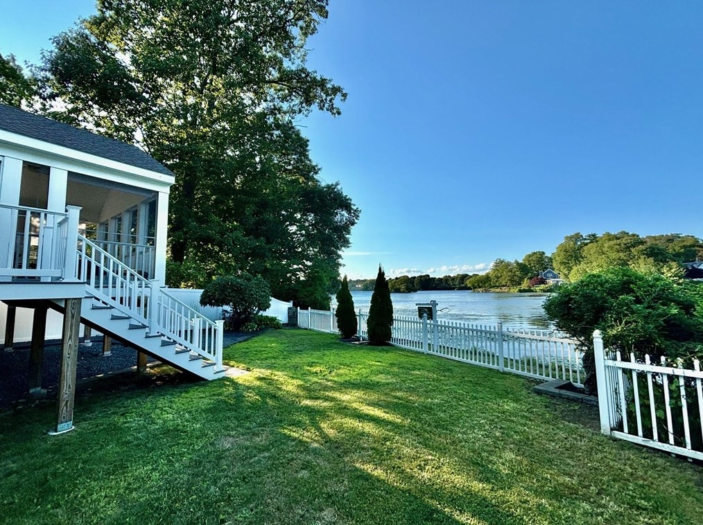 48 Morningside Path, Weymouth MA  02189-1920 exterior