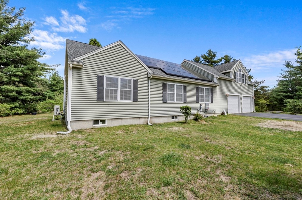 9 Sarah Beth Ln, Wareham, MA 02571