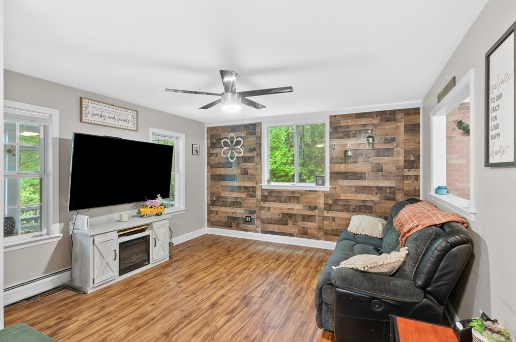 706 Conant Rd, Royalston MA 01331-9453 exterior