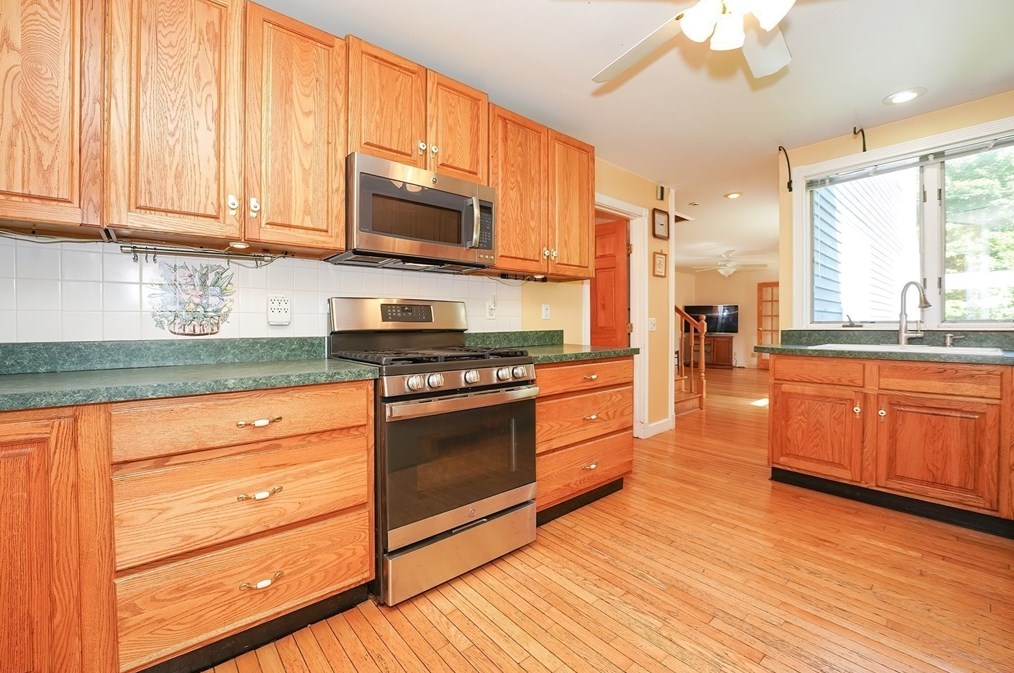 456 Gleasondale Rd, Stow MA  01775-1437 exterior