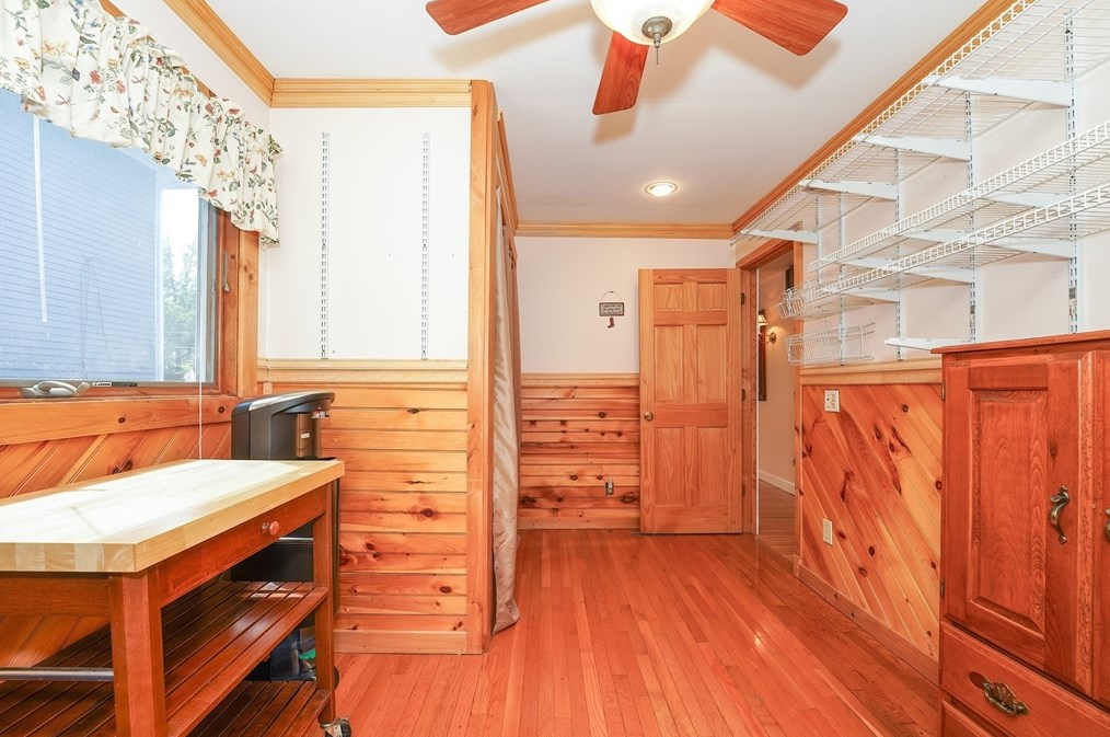 456 Gleasondale Rd, Stow MA  01775-1437 exterior