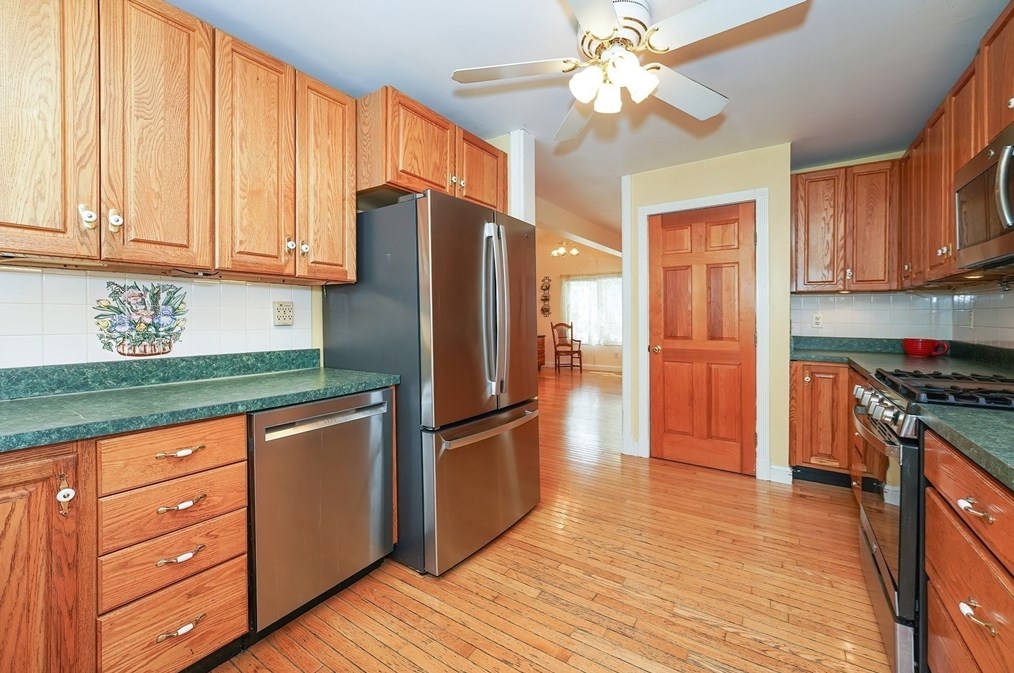 456 Gleasondale Rd, Stow MA  01775-1437 exterior