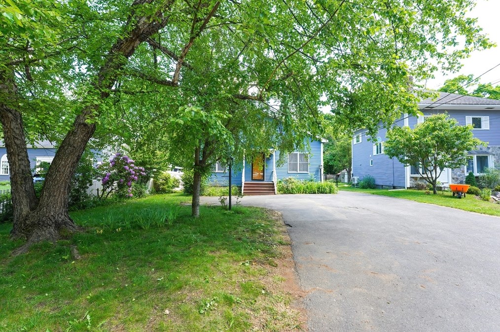 456 Gleasondale Rd, Stow MA  01775-1437 exterior