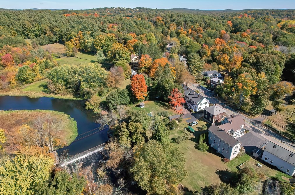 456 Gleasondale Rd, Stow MA  01775-1437 exterior