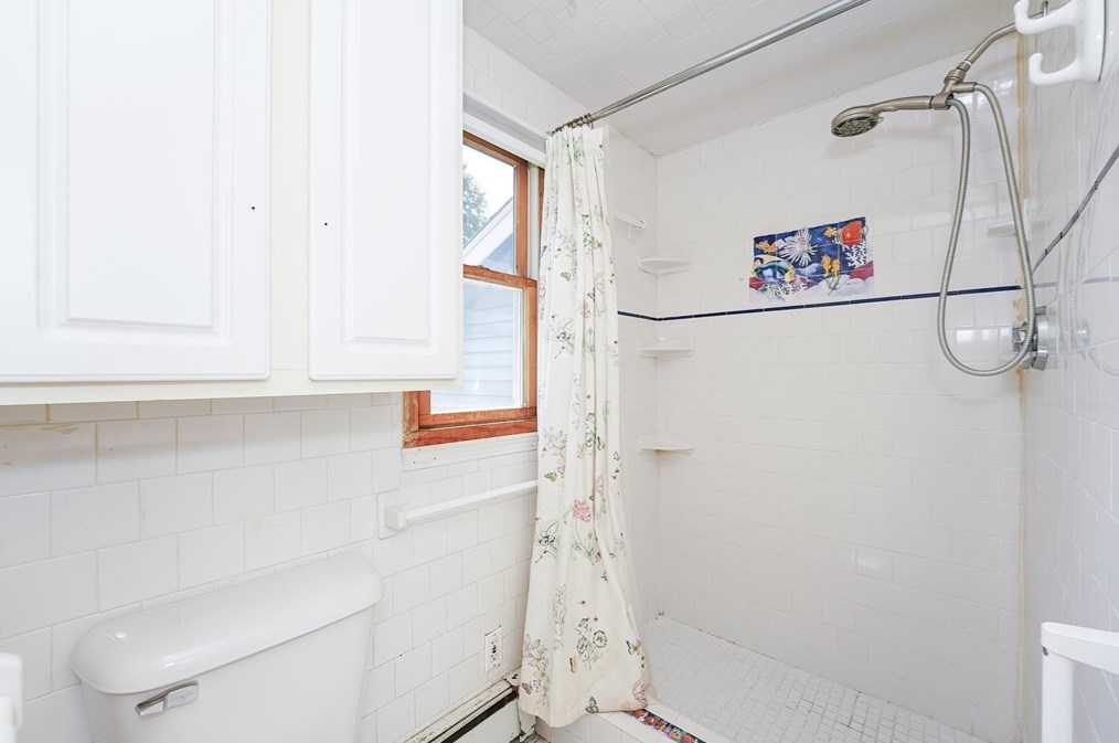 456 Gleasondale Rd, Stow MA  01775-1437 exterior