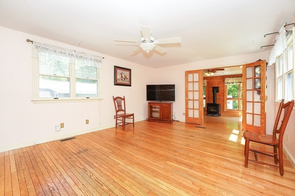 456 Gleasondale Rd, Stow MA  01775-1437 exterior