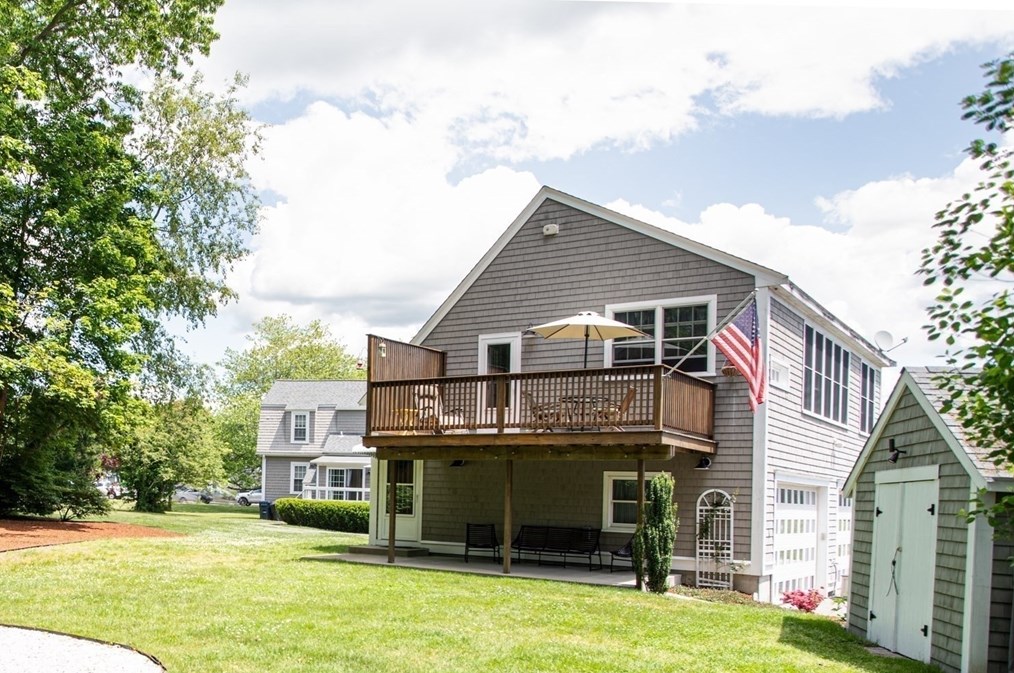 9 Warren Ave, Seekonk MA 02771-3814 exterior