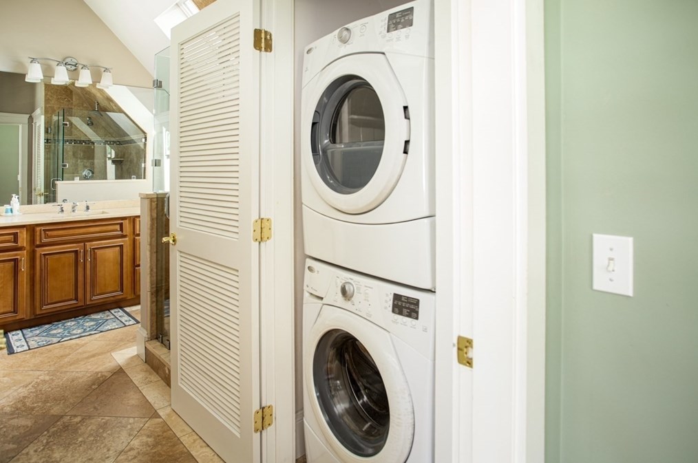 9 Warren Ave, Seekonk MA 02771-3814 exterior