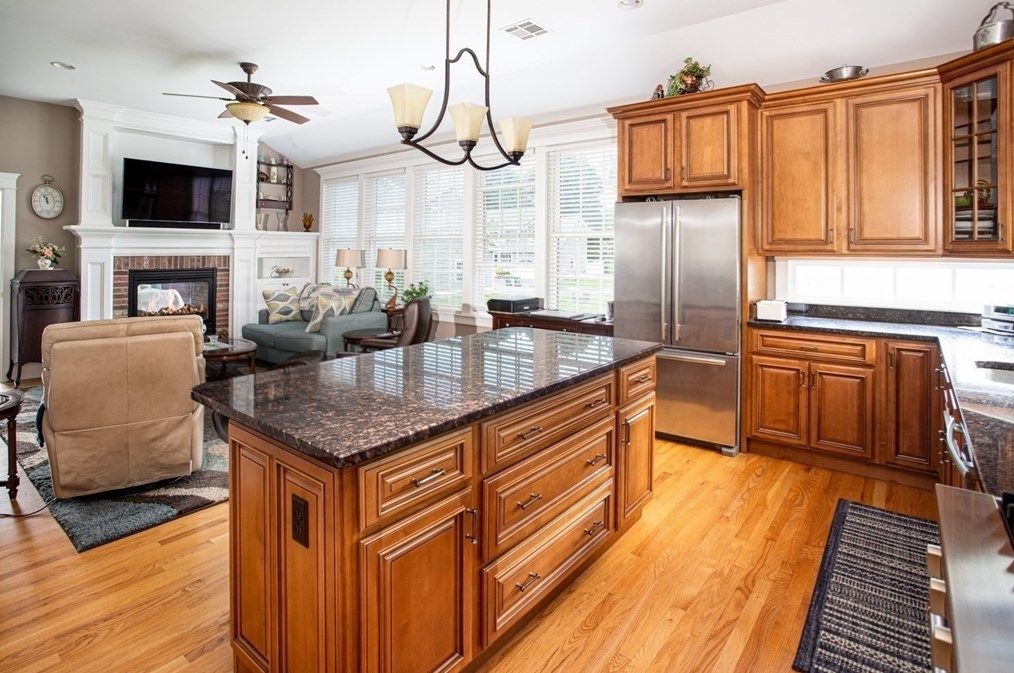 9 Warren Ave, Seekonk MA 02771-3814 exterior