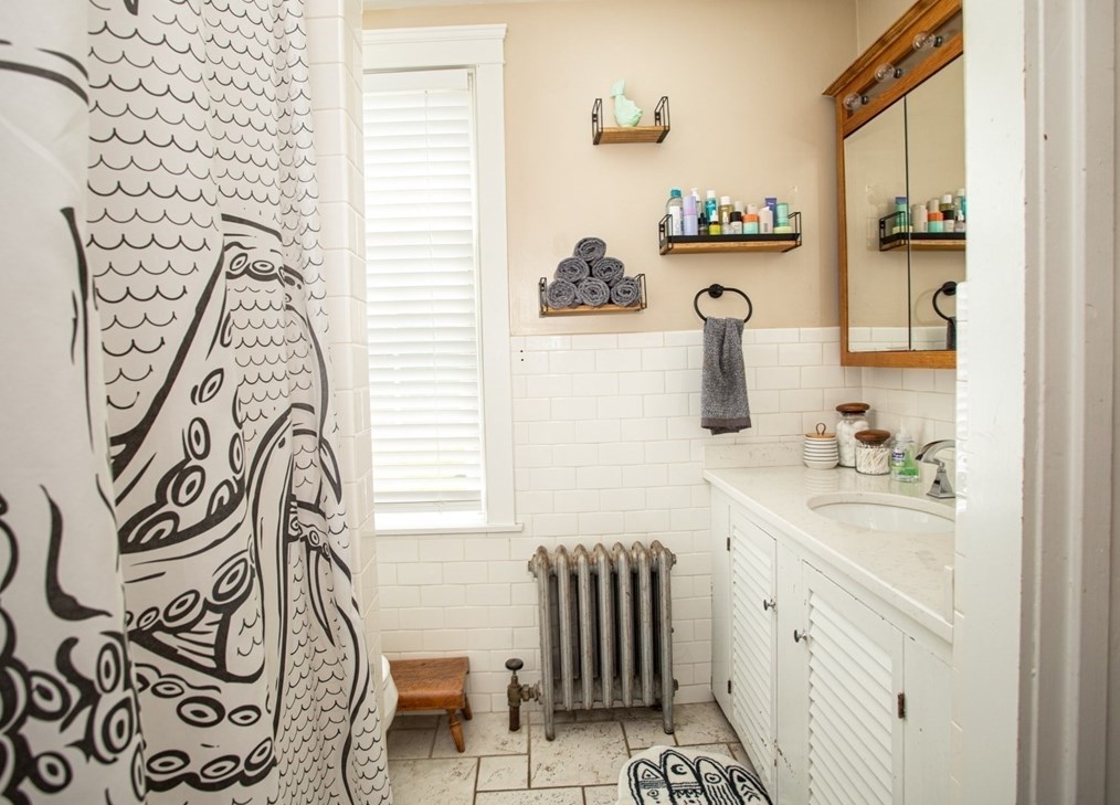 9 Warren Ave, Seekonk MA 02771-3814 exterior