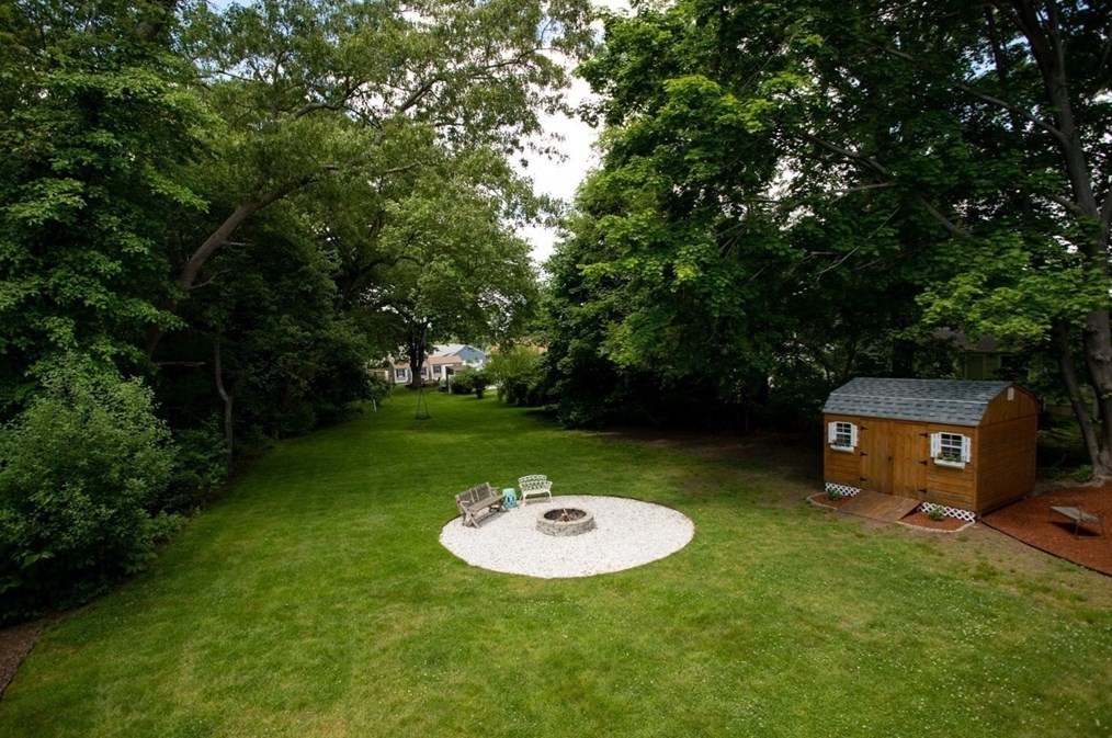 9 Warren Ave, Seekonk MA 02771-3814 exterior