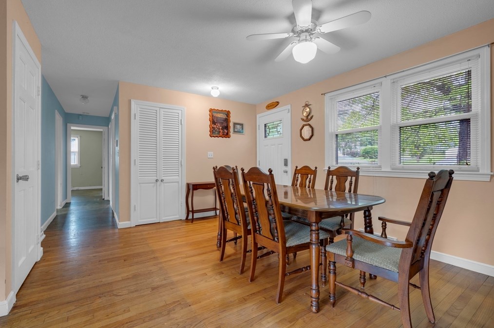 236 Pond St, Franklin, MA 02038-3811