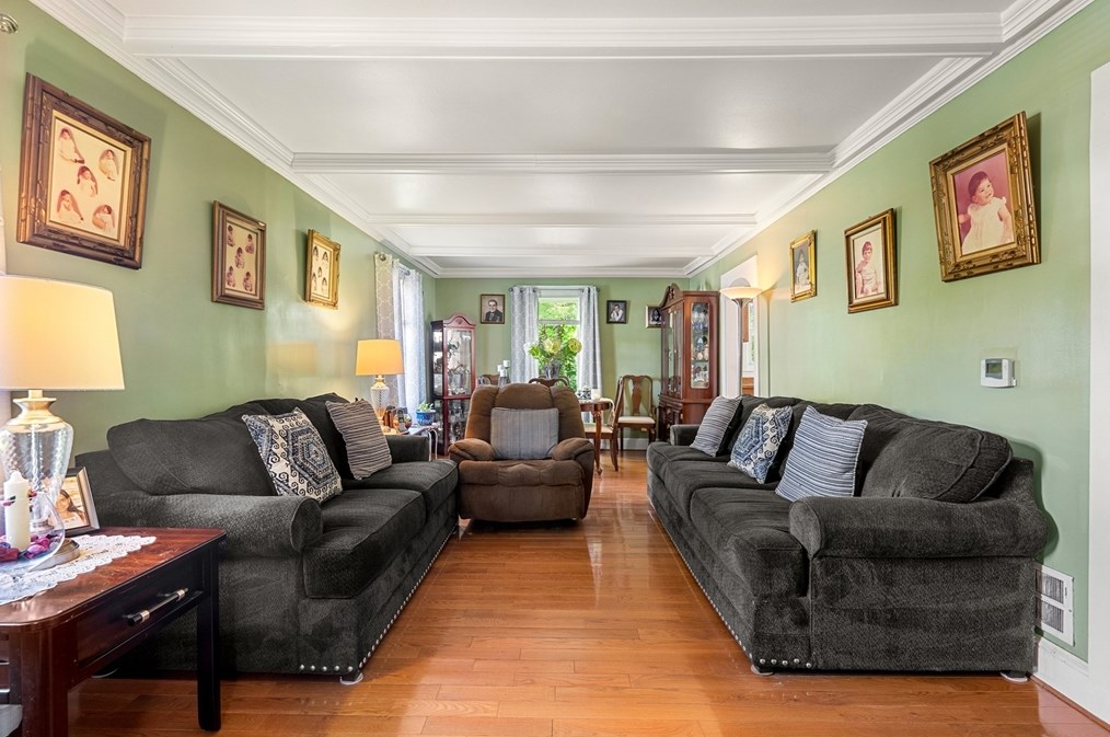 16 16th Ave, Haverhill, MA 01830-2619