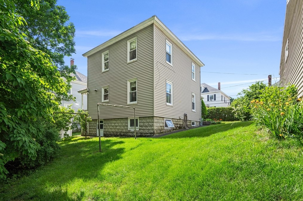 16 16 Ave, Haverhill MA 01830-2618 exterior