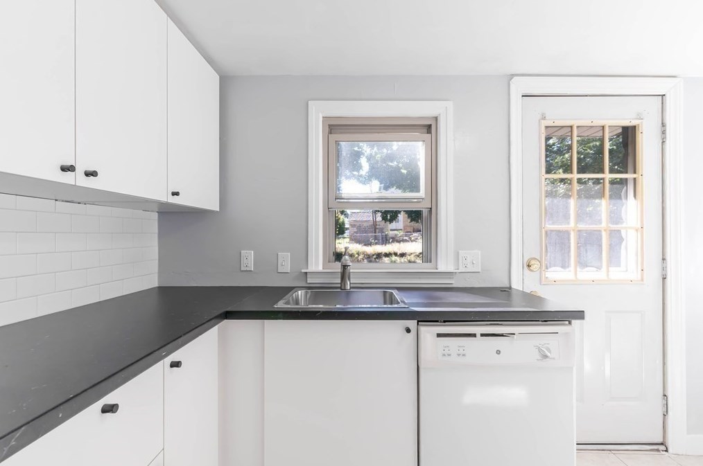 17 Brookline St #2, Worcester, MA 01603