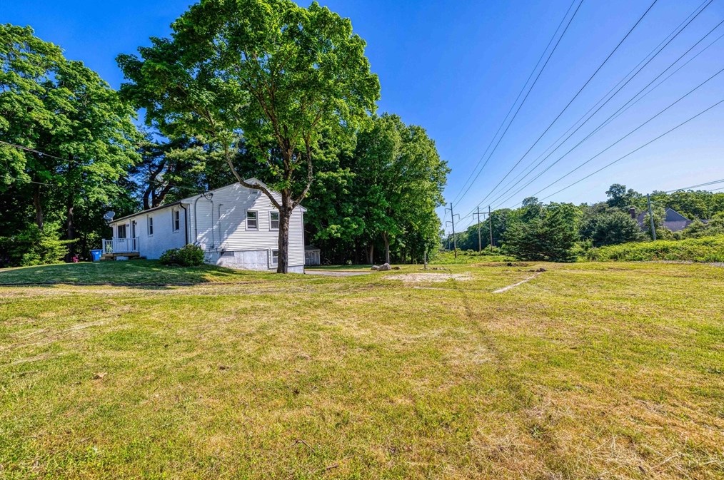 397 High St, Whitman MA 02382-1121 exterior