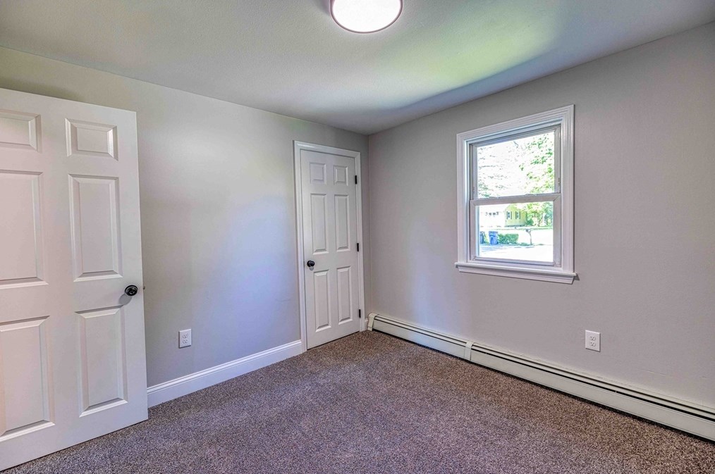 397 High St, Whitman MA 02382-1121 exterior