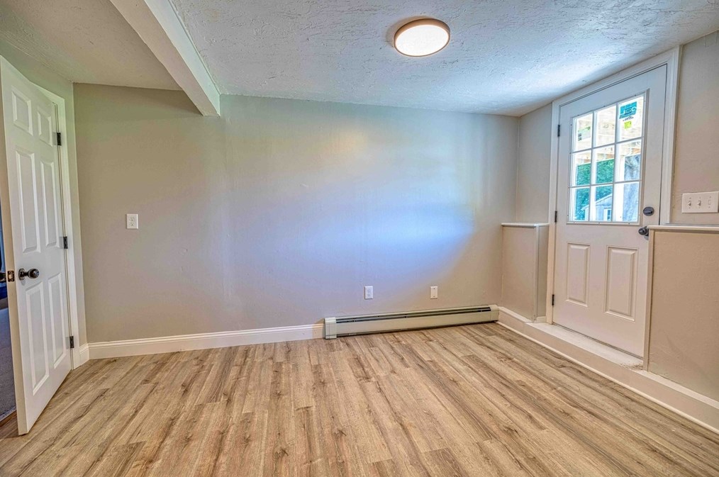 397 High St, Whitman MA 02382-1121 exterior