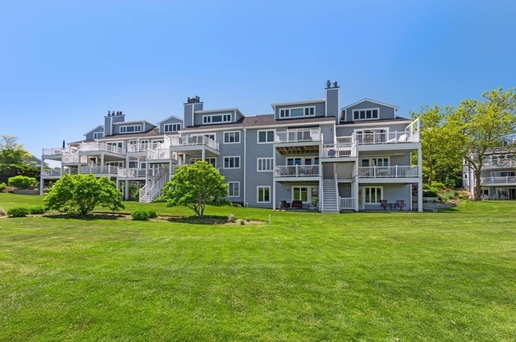 28 Cliffside Dr #oceanfront, Plymouth, MA 02360