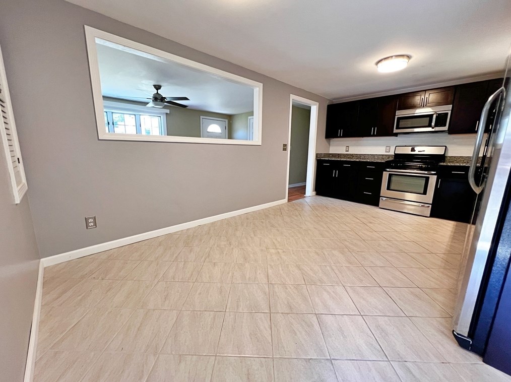 119 Bairdcrest Rd, Springfield MA  01118-1754 exterior