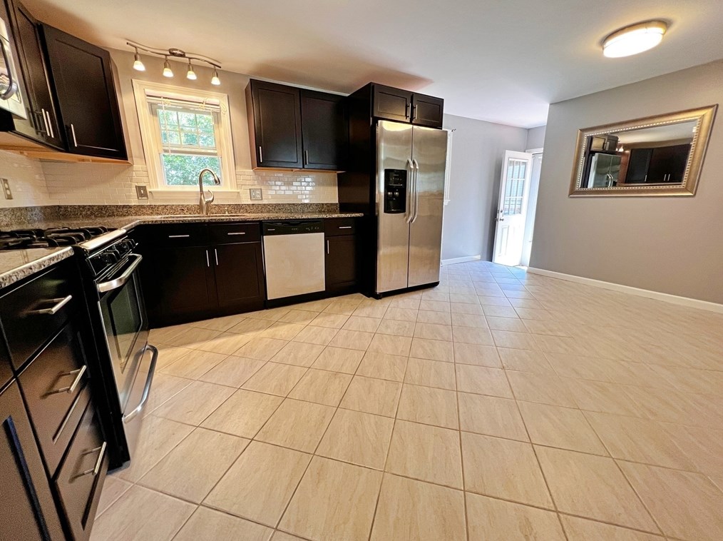 119 Bairdcrest Rd, Springfield MA  01118-1754 exterior