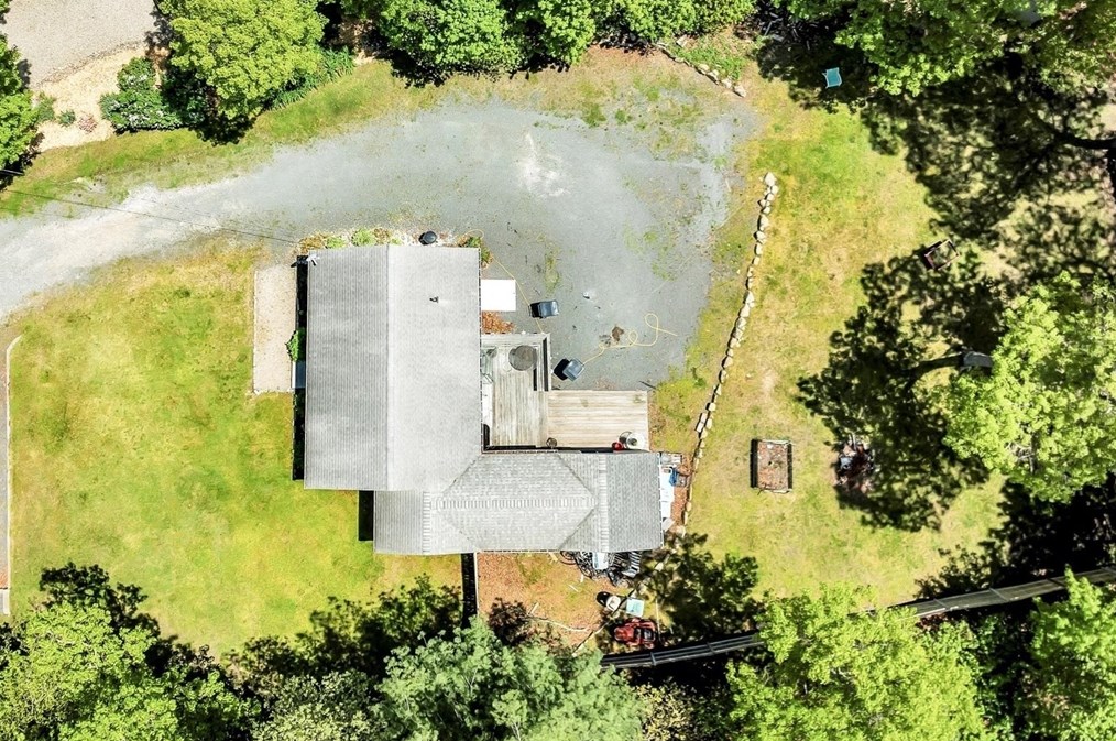 23 Highview Ave, Mashpee MA 02649-4300 exterior