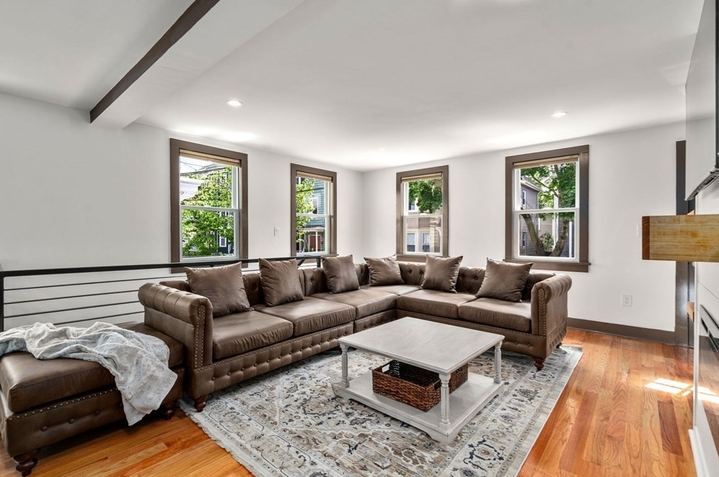 32 Line St, Somerville, MA 02143