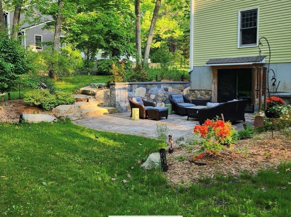 4 Longobardi Dr, Franklin MA exterior