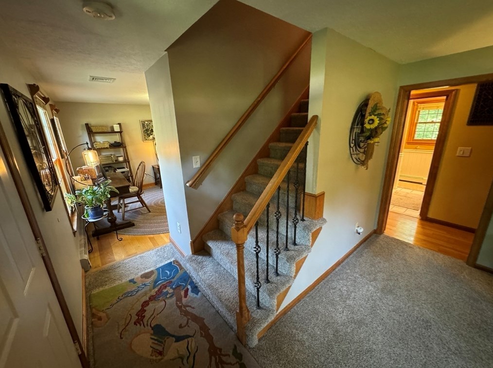 4 Longobardi Dr, Franklin MA exterior